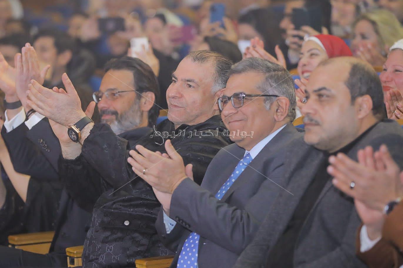 وائل جسار يتألق فى حفل كامل العدد بأوبرا جامعة مصر للعلوم والتكنولوجيا