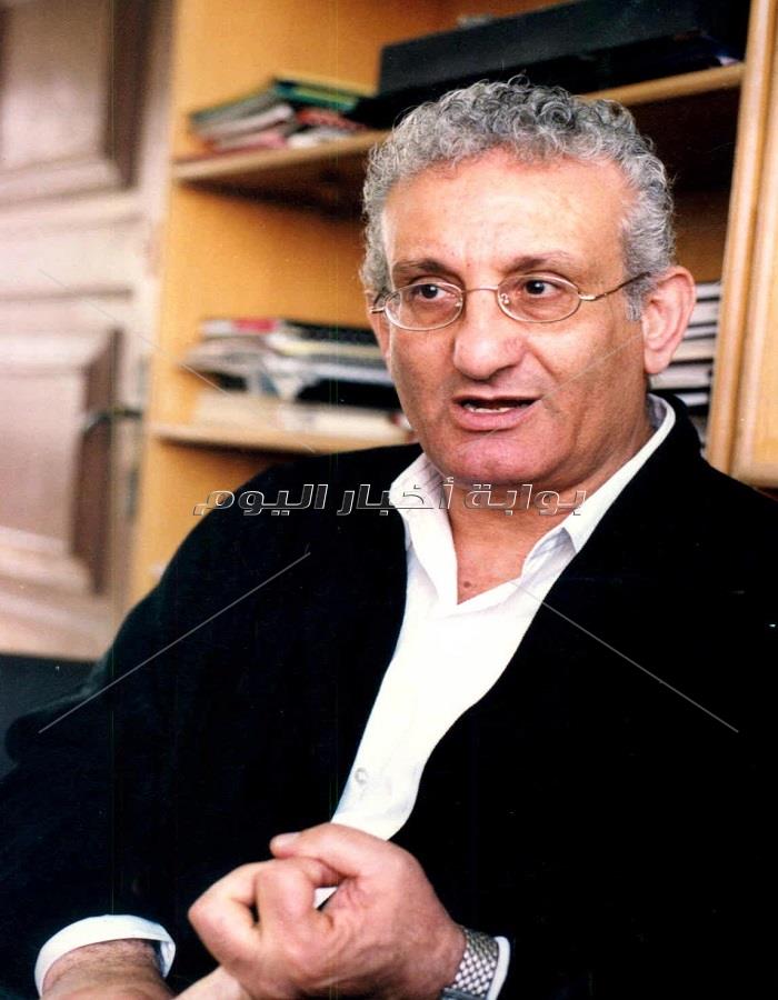 من الأرشيف| 20 صورة نادرة للفنان الراحل أحمد حلاوة