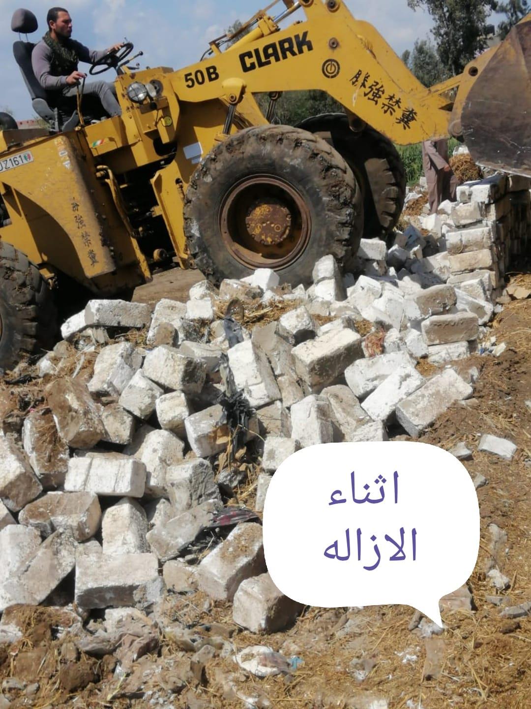  ازالة  حالات البناء المخالف والتعدي علي اراضي الدولة بالدقهلية 