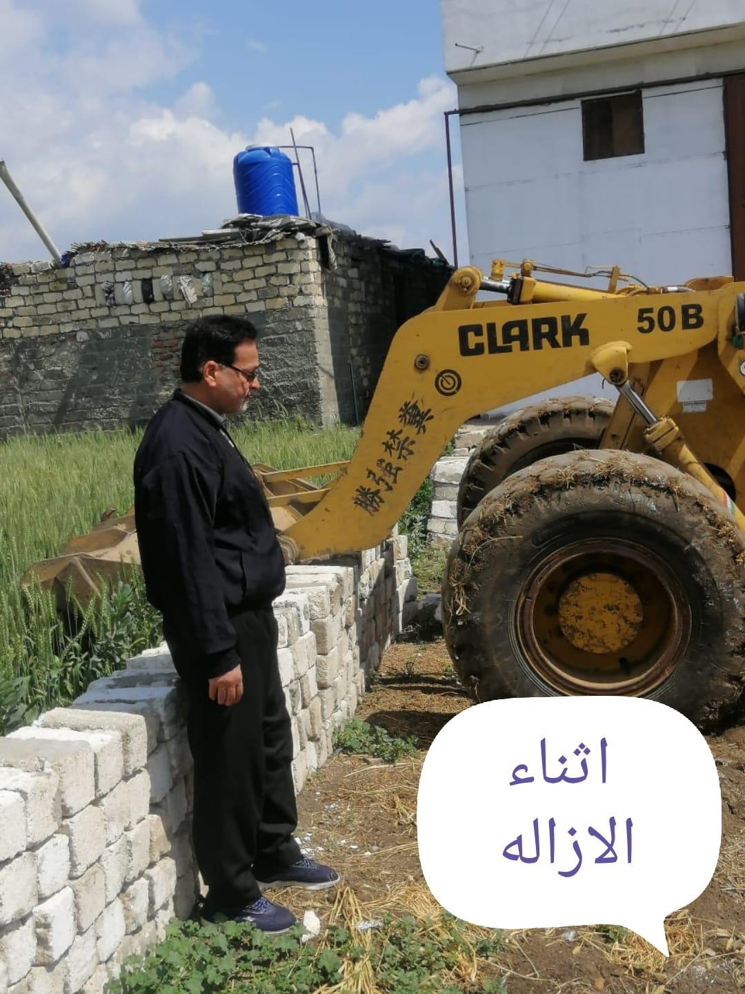  ازالة  حالات البناء المخالف والتعدي علي اراضي الدولة بالدقهلية 