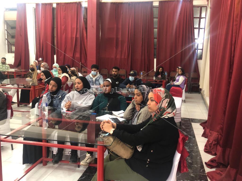 ندوة توعية بعنوان "الجواز مش جهاز" بالدقي