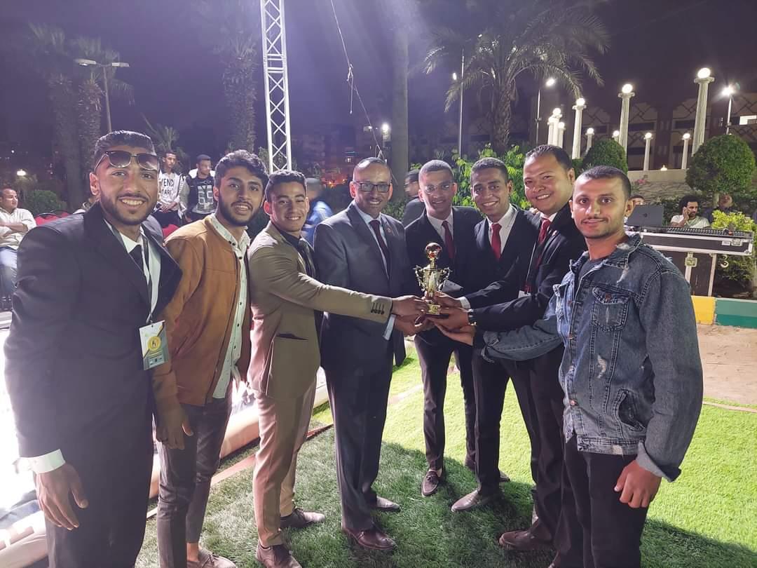 درع المشاركة لـ"جامعة المنيا" بفوج "البطولة .. أنت الأقوى" لمعهد إعداد القادة