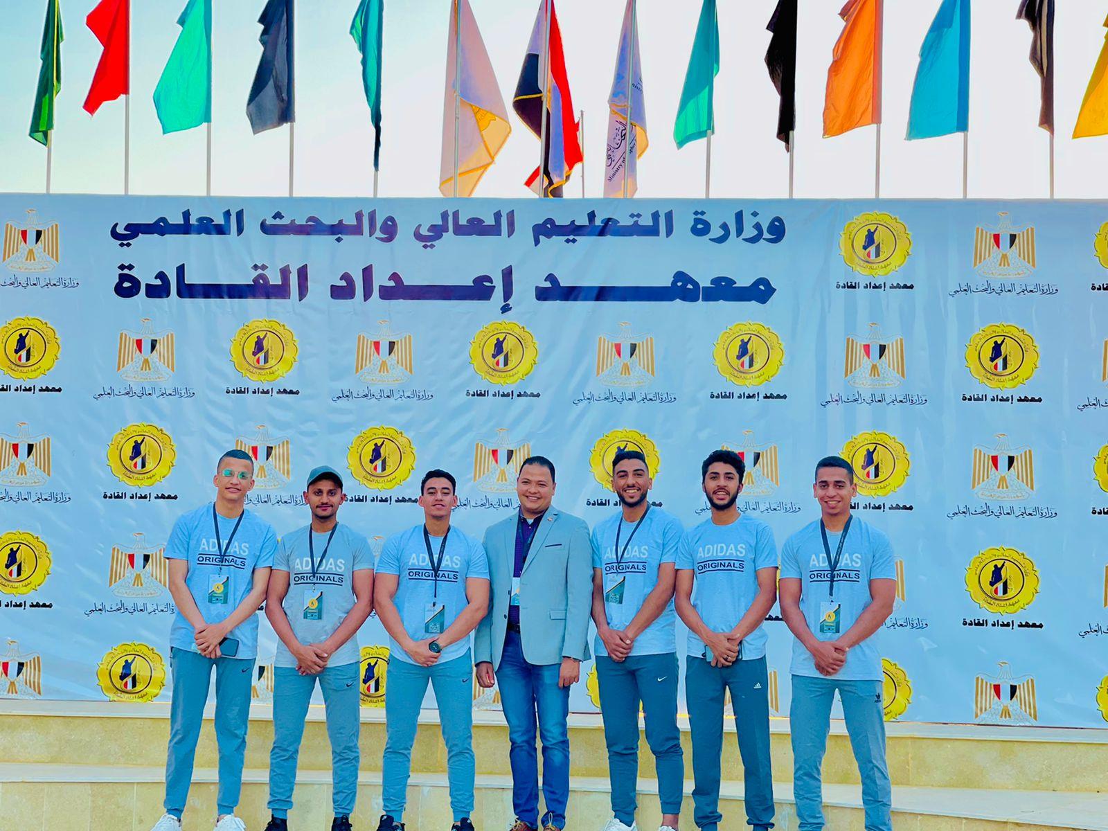 درع المشاركة لـ"جامعة المنيا" بفوج "البطولة .. أنت الأقوى" لمعهد إعداد القادة