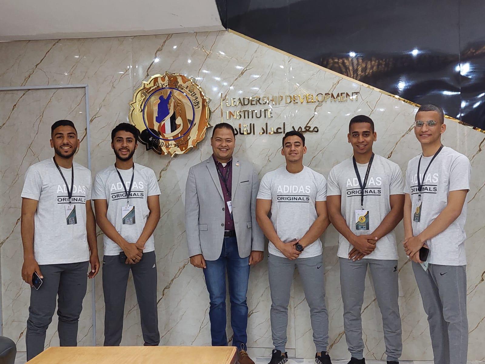 درع المشاركة لـ"جامعة المنيا" بفوج "البطولة .. أنت الأقوى" لمعهد إعداد القادة