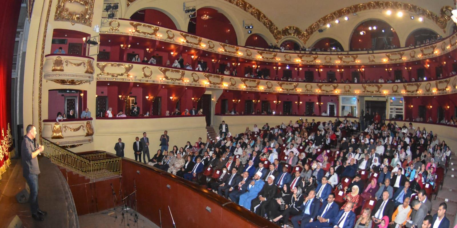 محافظ الإسكندرية يكرم حفظة القرآن الكريم من أبناء الثغر في احتفالية ليلة القدر  