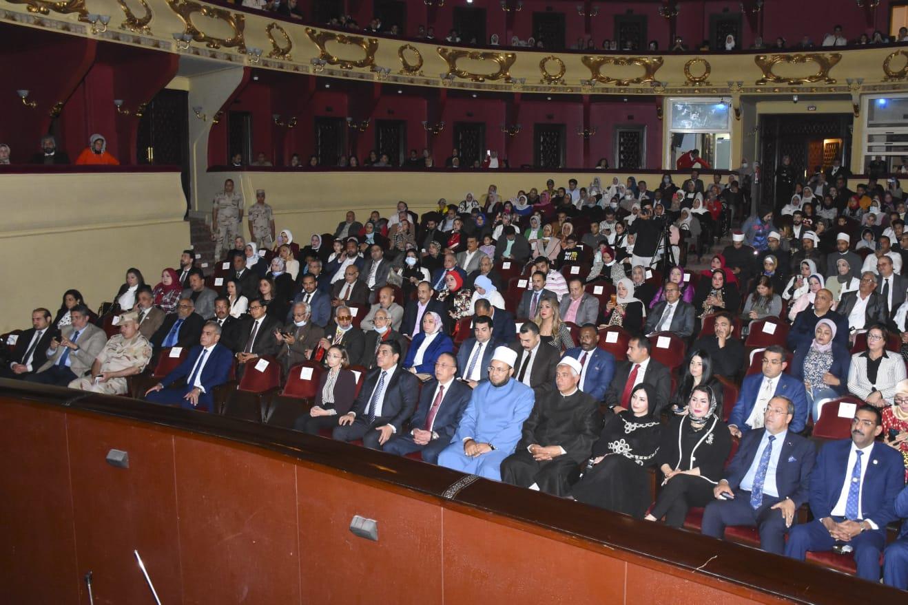 محافظ الإسكندرية يكرم حفظة القرآن الكريم من أبناء الثغر في احتفالية ليلة القدر  