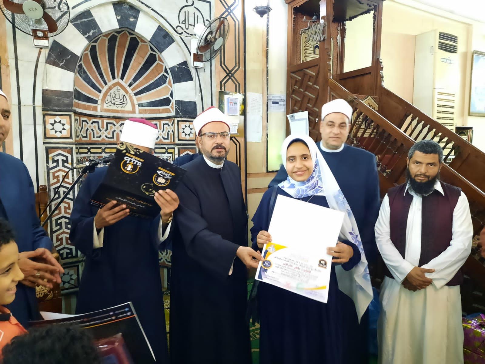  أوقاف مطروح تحتفل  بليلة القدر بالمسجد الكبير 