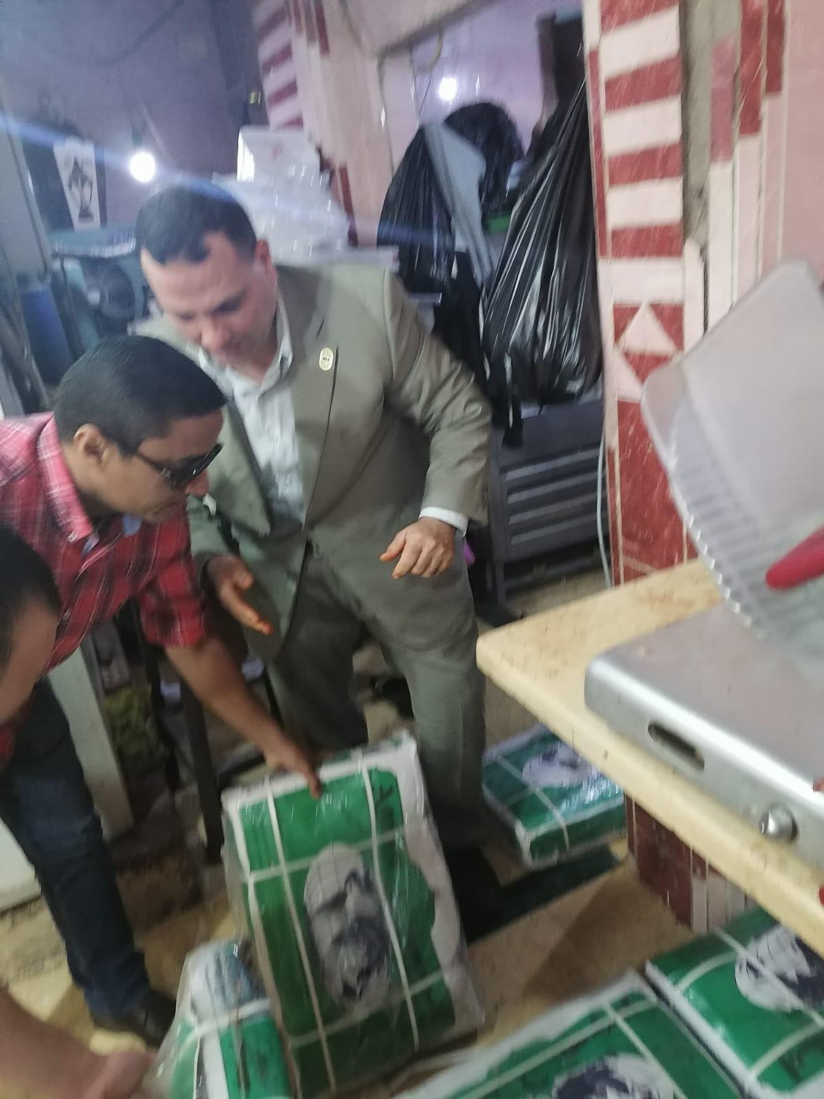 ضبط ثلاجتبن لحوم مجمدة بدون ترخيص  بغرب الإسكندرية