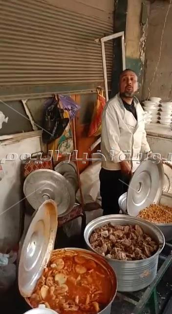 أخر يوم رمضان | نفحات روحانية بمقام مسجد الحسين «قبلة السياحة الرمضانية»