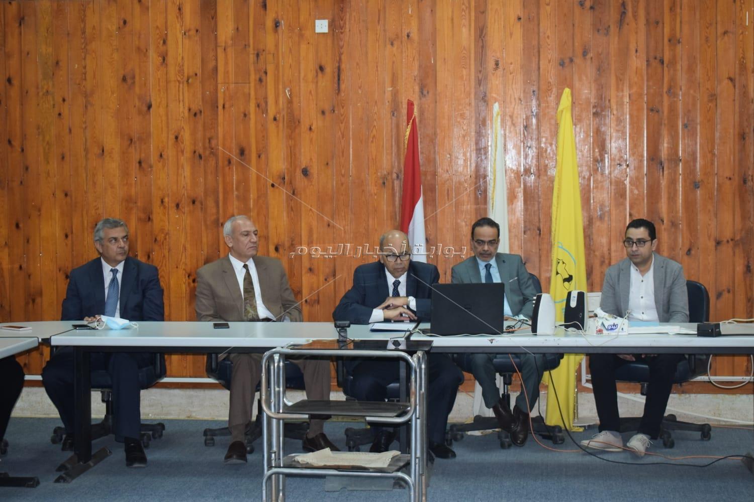  رئيس جامعة المنيا يفتتح وحدة المرأة الآمنة بمستشفى الكبد الجامعي عبر الفيديو كونفرنس‎‎