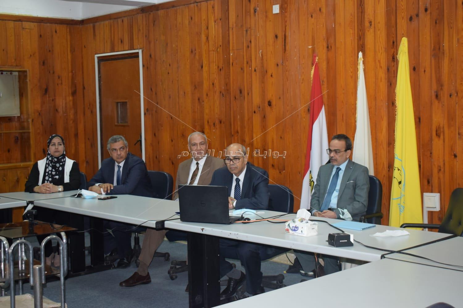  رئيس جامعة المنيا يفتتح وحدة المرأة الآمنة بمستشفى الكبد الجامعي عبر الفيديو كونفرنس‎‎