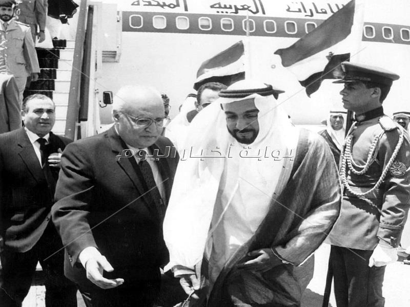 صور نادرة للشيخ خليفة بن زايد.. أحب المصريين فبادلوه المحبة