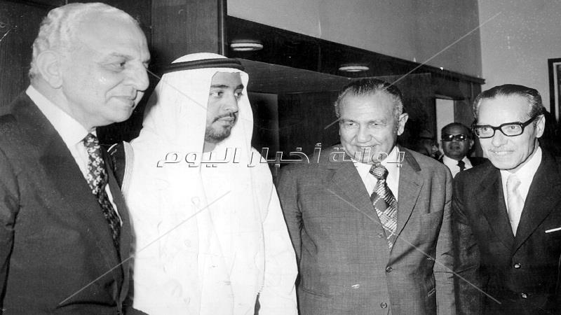صور نادرة للشيخ خليفة بن زايد.. أحب المصريين فبادلوه المحبة