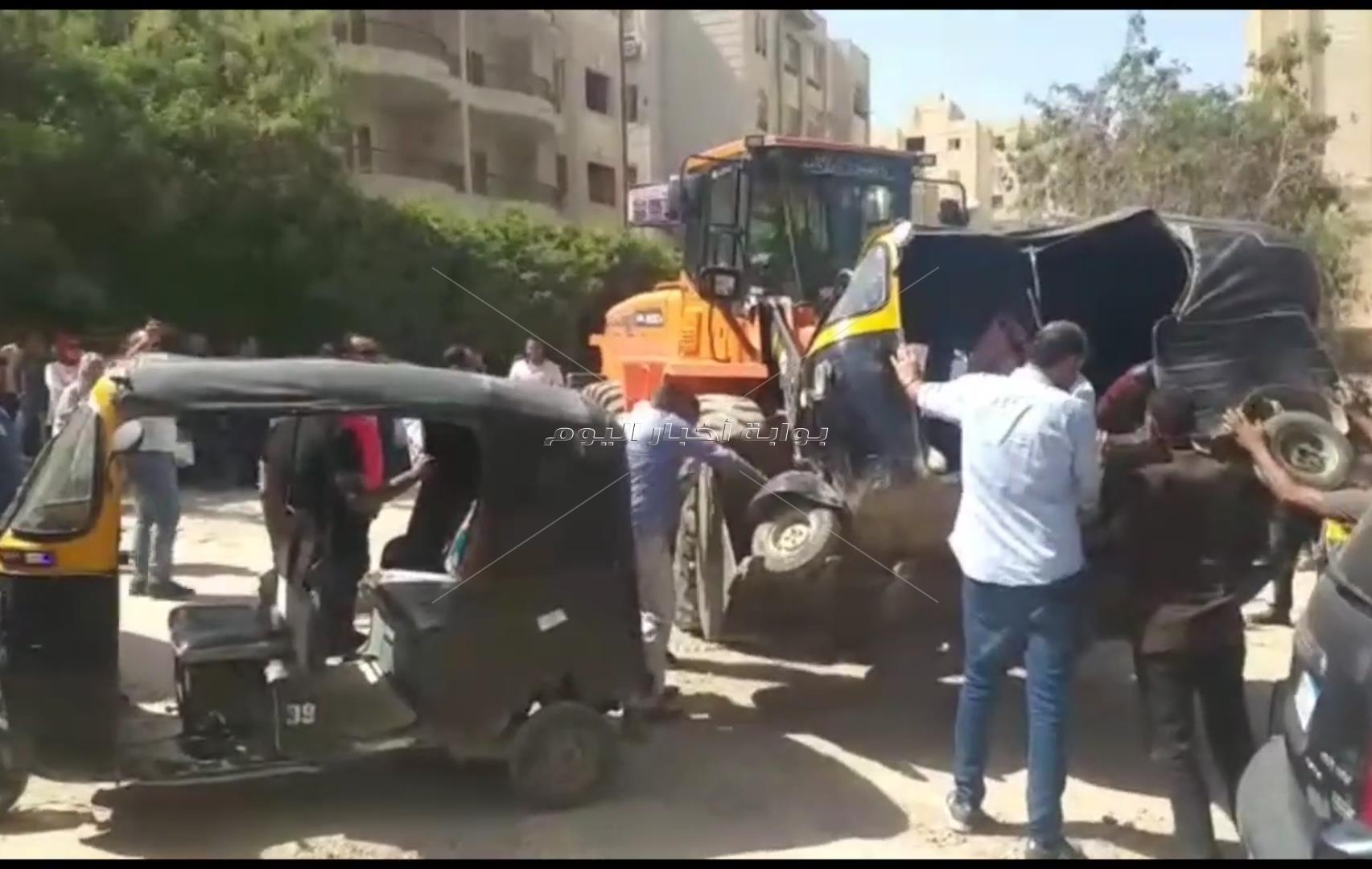 في «المخبأ» حي الهرم يطارد مركبات التكتوك