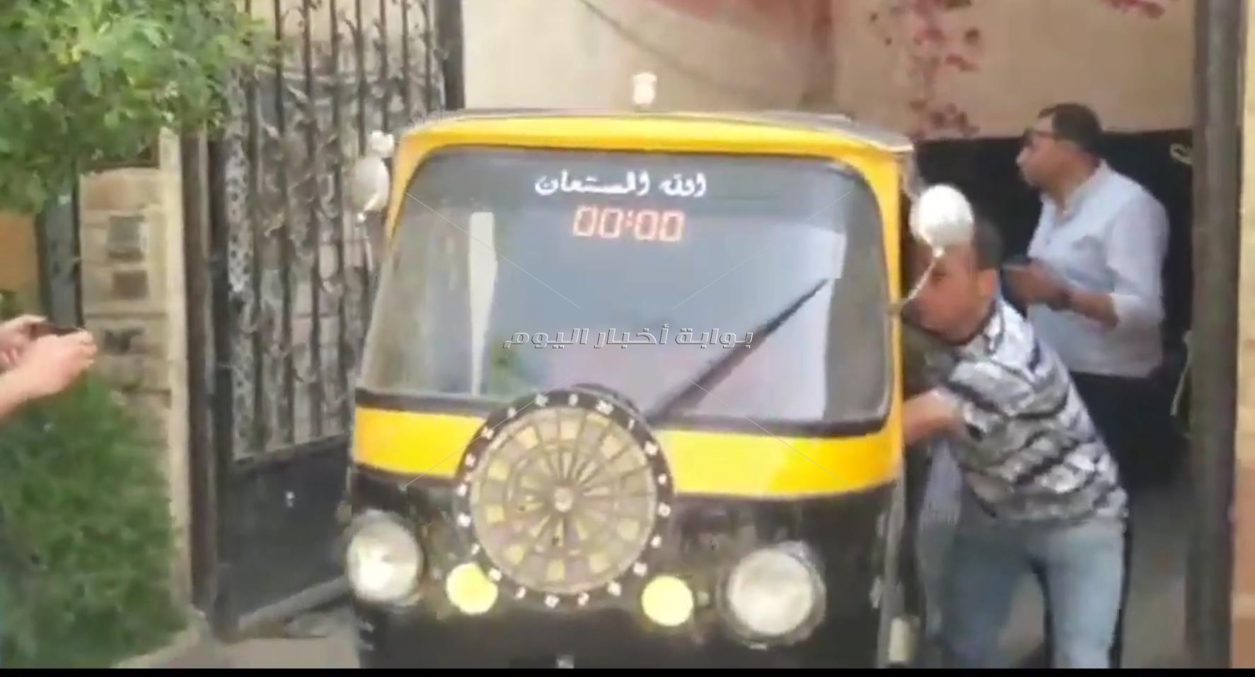 في «المخبأ» حي الهرم يطارد مركبات التكتوك