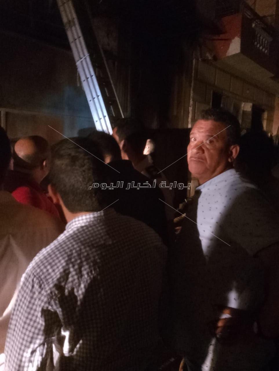 السيطرة على حريق مخزن أدوات منزلية ببنها