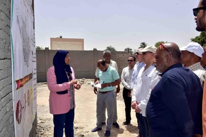 محافظ الاقصر يتفقد مشروعات مبادرة الرئيس عبدالفتاح السيسى حياه كريمه بقرى مركز اسنا جنوب الاقصر