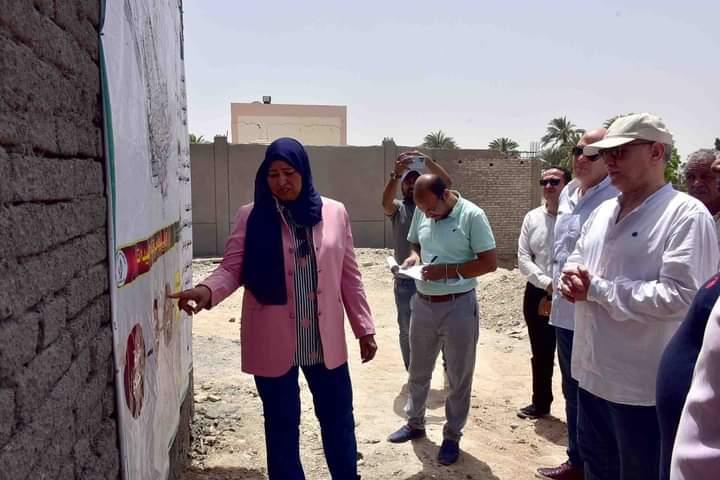 محافظ الاقصر يتفقد مشروعات مبادرة الرئيس عبدالفتاح السيسى حياه كريمه بقرى مركز اسنا جنوب الاقصر