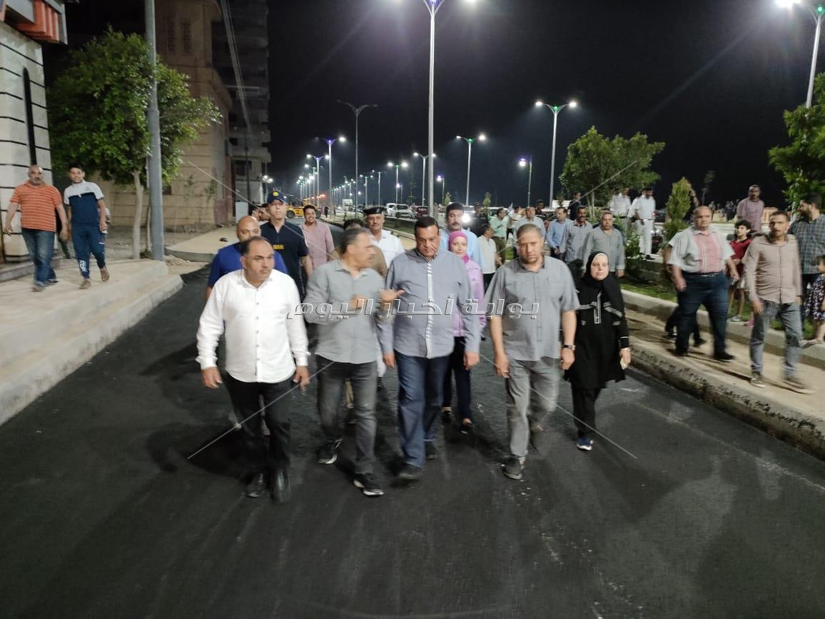 محافظ البحيرة يتابع أعمال التطوير ورصف حارة الخدمة بطريق زاوية غزال بدمنهور 