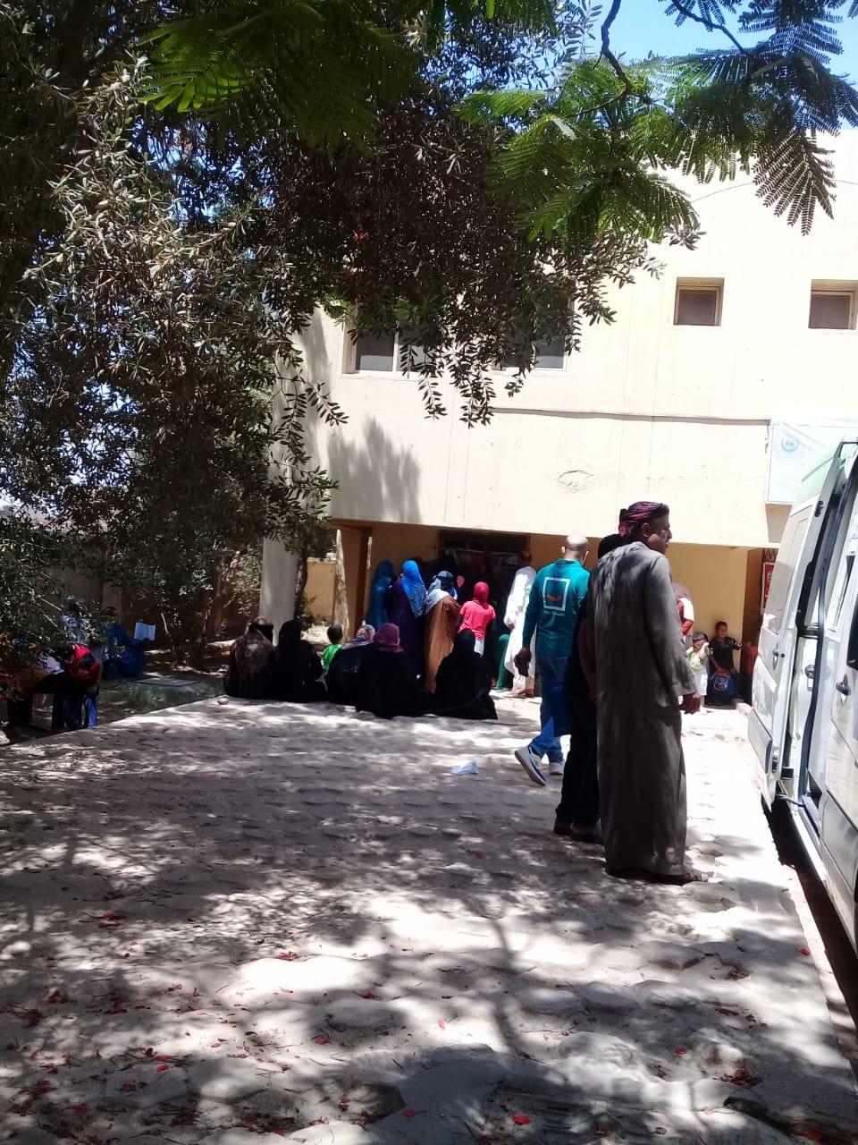 حياة كريمة..الكشف على 1000 مواطن خلال قافلة طبية بقرية كفرحميد في الجيزة | صور