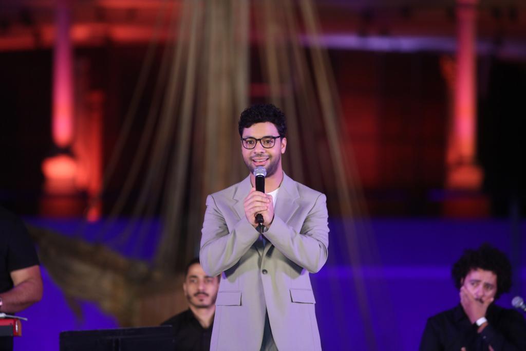 أحمد جمال يعبر عن وجدان الجيل الجديد في ثالي ليالي مهرجان السويس للغناء