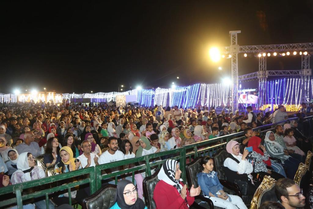 أحمد جمال يعبر عن وجدان الجيل الجديد في ثالي ليالي مهرجان السويس للغناء