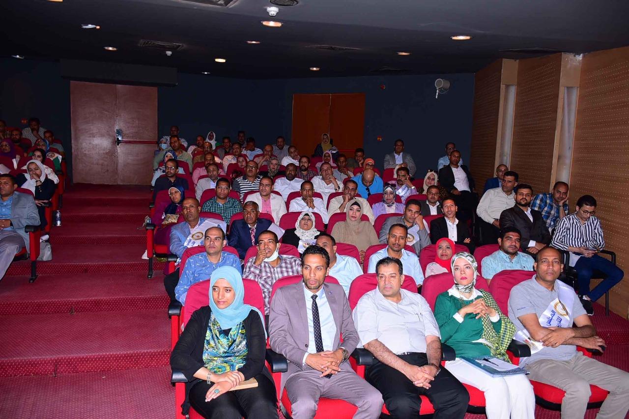 بدء تدريب 235 موظف في دورة الدراسات الاستراتيجية والامن القومي بالأقصر‎‎
