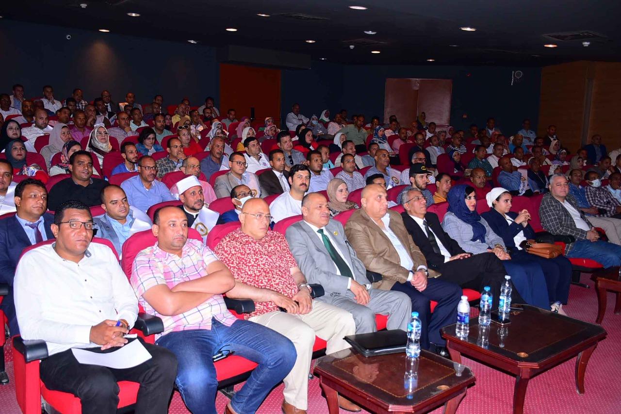 بدء تدريب 235 موظف في دورة الدراسات الاستراتيجية والامن القومي بالأقصر‎‎