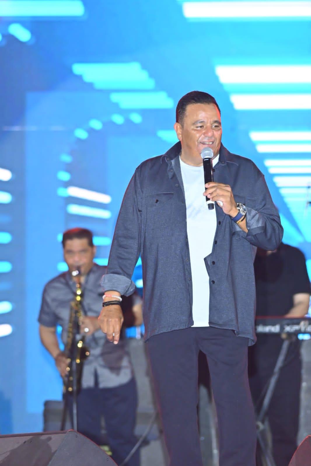 محمد فؤاد وهشام عباس وإيهاب توفيق يشعلون حفل أسيوط الجديدة
