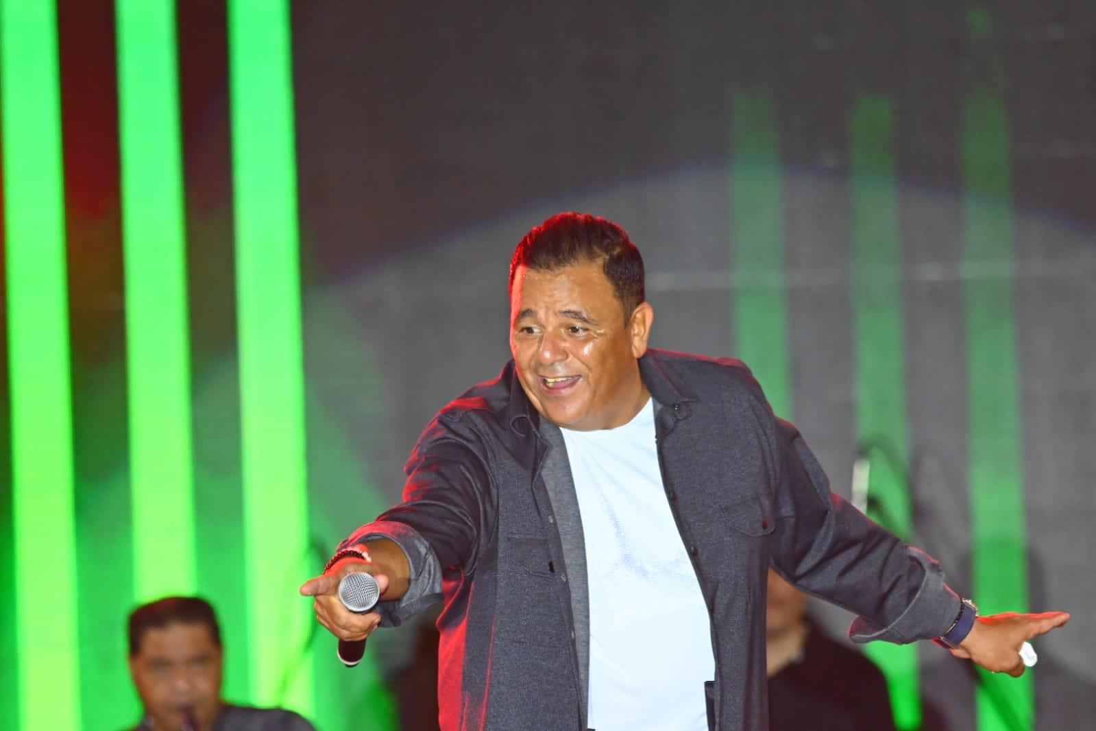 محمد فؤاد وهشام عباس وإيهاب توفيق يشعلون حفل أسيوط الجديدة