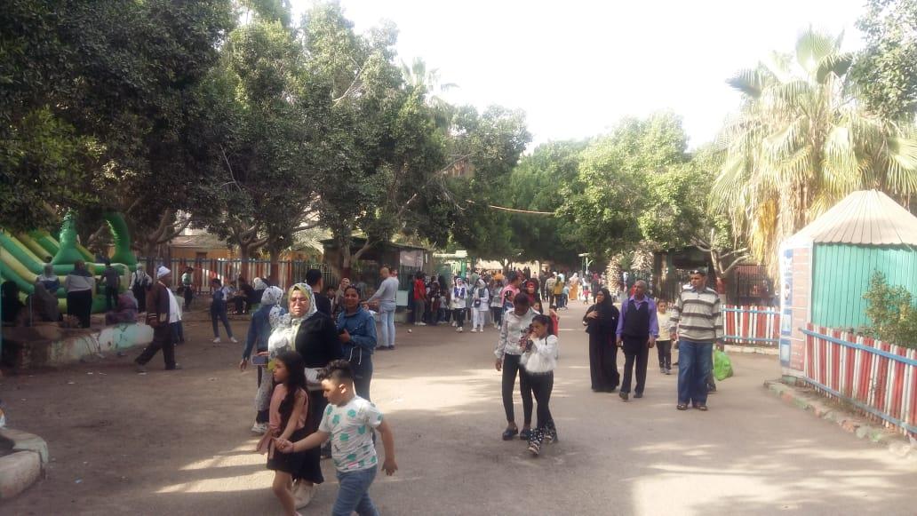 في ثانى أيام عيد الأضحى المبارك: إقبال غير مسبوق على حديقة الحيوان