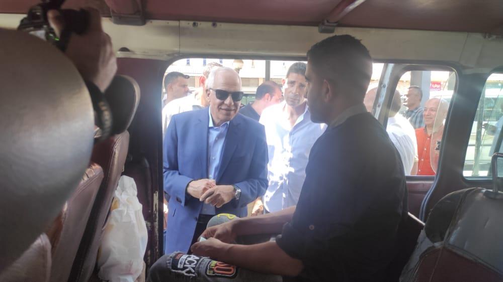 محافظ الجيزة يُفاجئ مواقف السرفيس بالمريوطية وميدان الجيزة والسودان