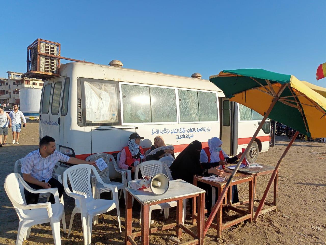 شواطئ رأس البر تشهد إقبال كبير من المواطنين خلال عطلة نهاية الأسبوع 