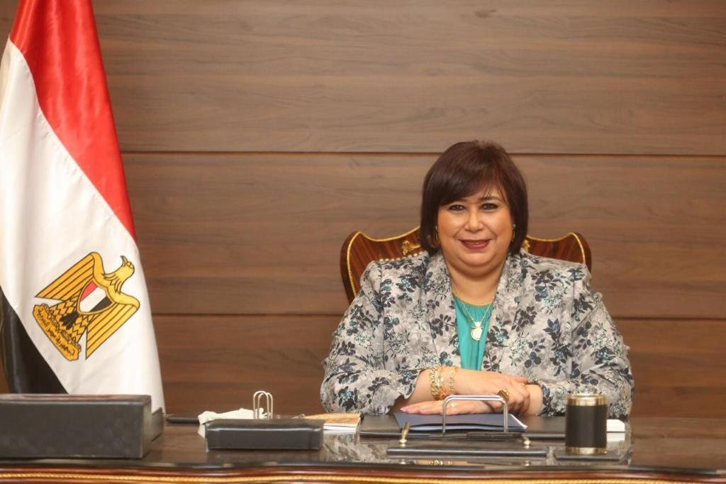 وزيرة الثقافة ومحافظ الاسكندرية يفتتحان فعاليات مهرجان المسرح الرومانى بكوم الدكة