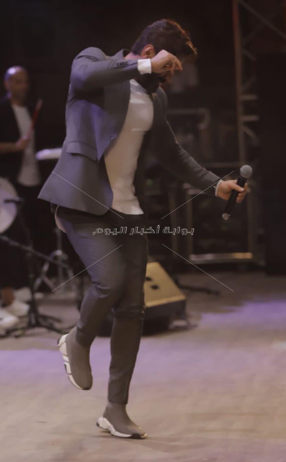 تامر حسني يتألق يشعل مهرجان جرش
