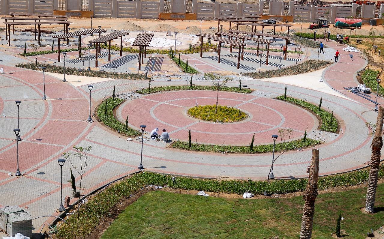 القائم بأعمال رئيس جامعة المنصورة يتفقد الجامعة الأهلية ومشروع ساحة الأعلام والمسرح المفتوح