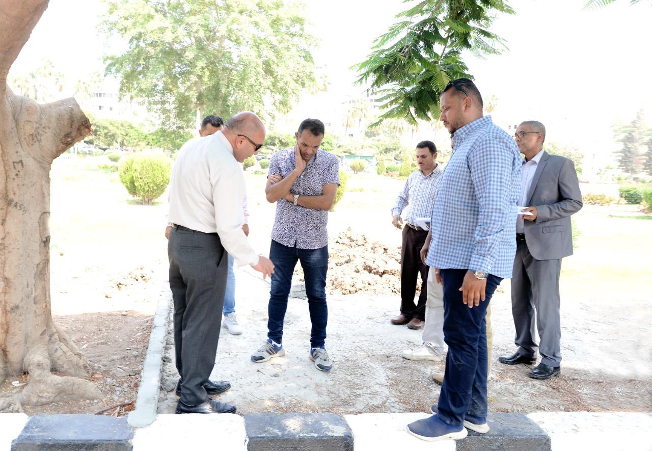 القائم بأعمال رئيس جامعة المنصورة يتفقد الجامعة الأهلية ومشروع ساحة الأعلام والمسرح المفتوح