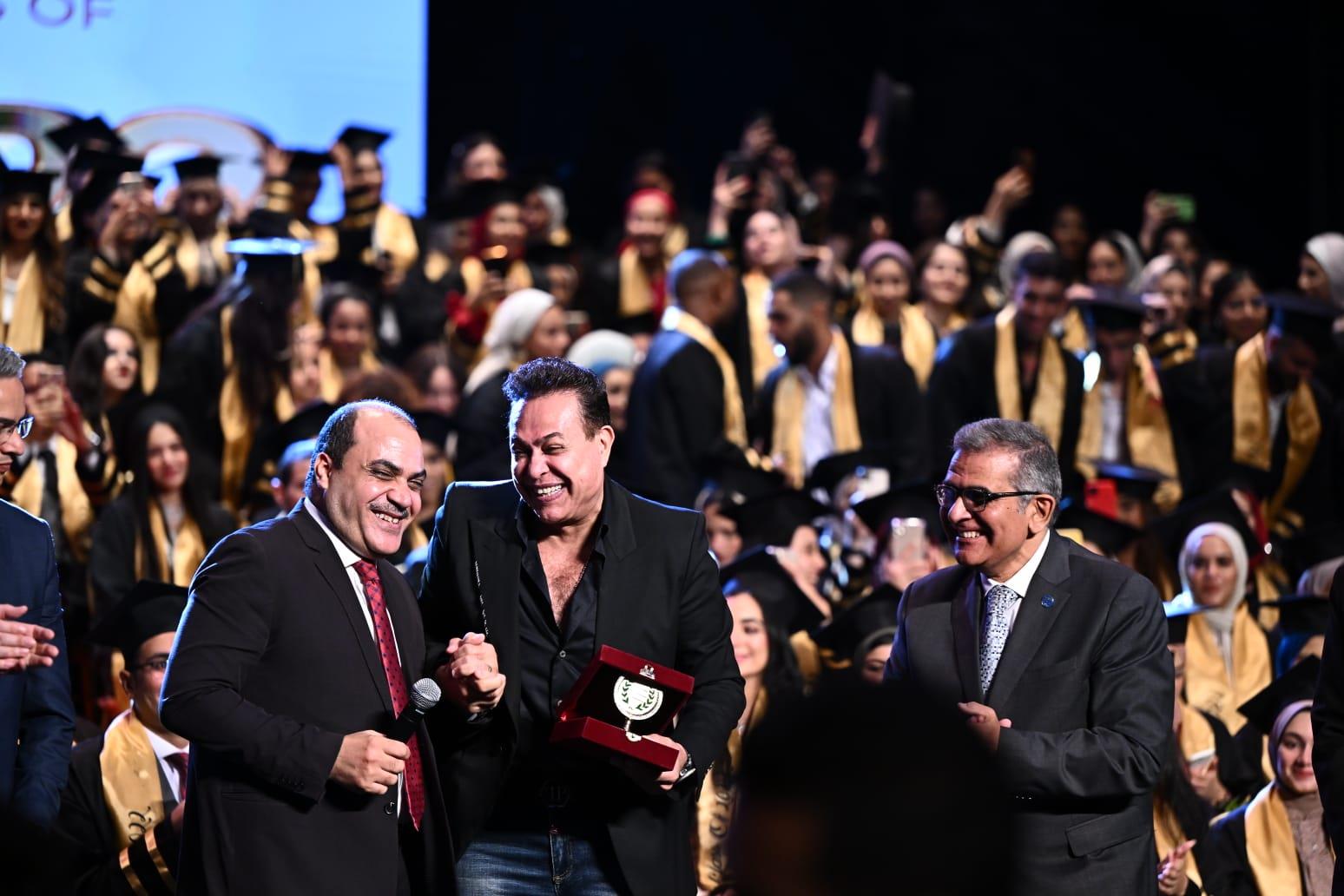  جامعة مصر للعلوم والتكنولوجيا تقيم حفلا أسطوريا لتخريج دفعة جديدة من كلية الإعلام