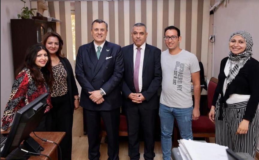 وزير السياحة والآثار في جولة بمقر الوزارة بالزمالك للتعرف على العاملين وآليات سير العمل
