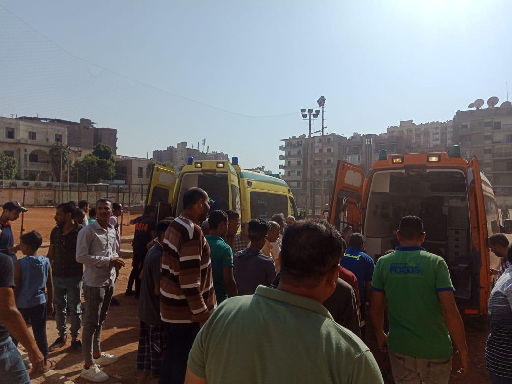 محافظ أسيوط يتفقد موقع انفجارغاز فريون اثناء إجراء صيانة تكييفات واصابة 3 فنيين