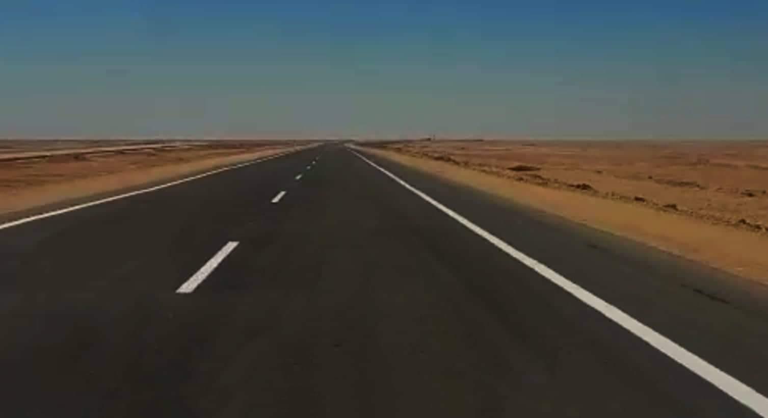 "القابضة" تطور شبكة طرق المنطقة الغربية بمطروح لربطها ب "الدولي الساحلي"