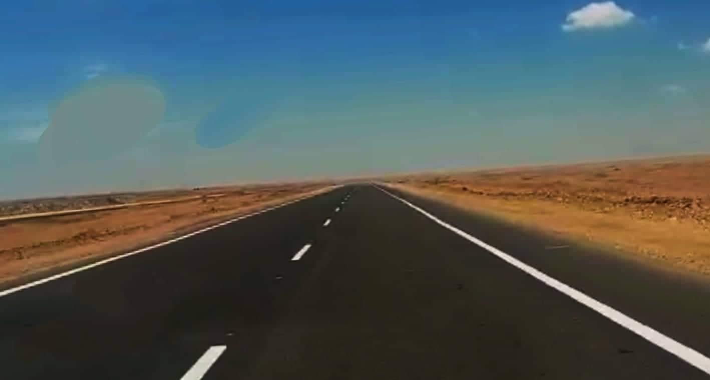 "القابضة" تطور شبكة طرق المنطقة الغربية بمطروح لربطها ب "الدولي الساحلي"