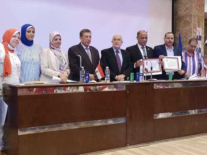 تكريم الطلاب الفائزين بالبحيرة في مسابقتي معارض العلوم والهندسة ومايكروسوفت 
