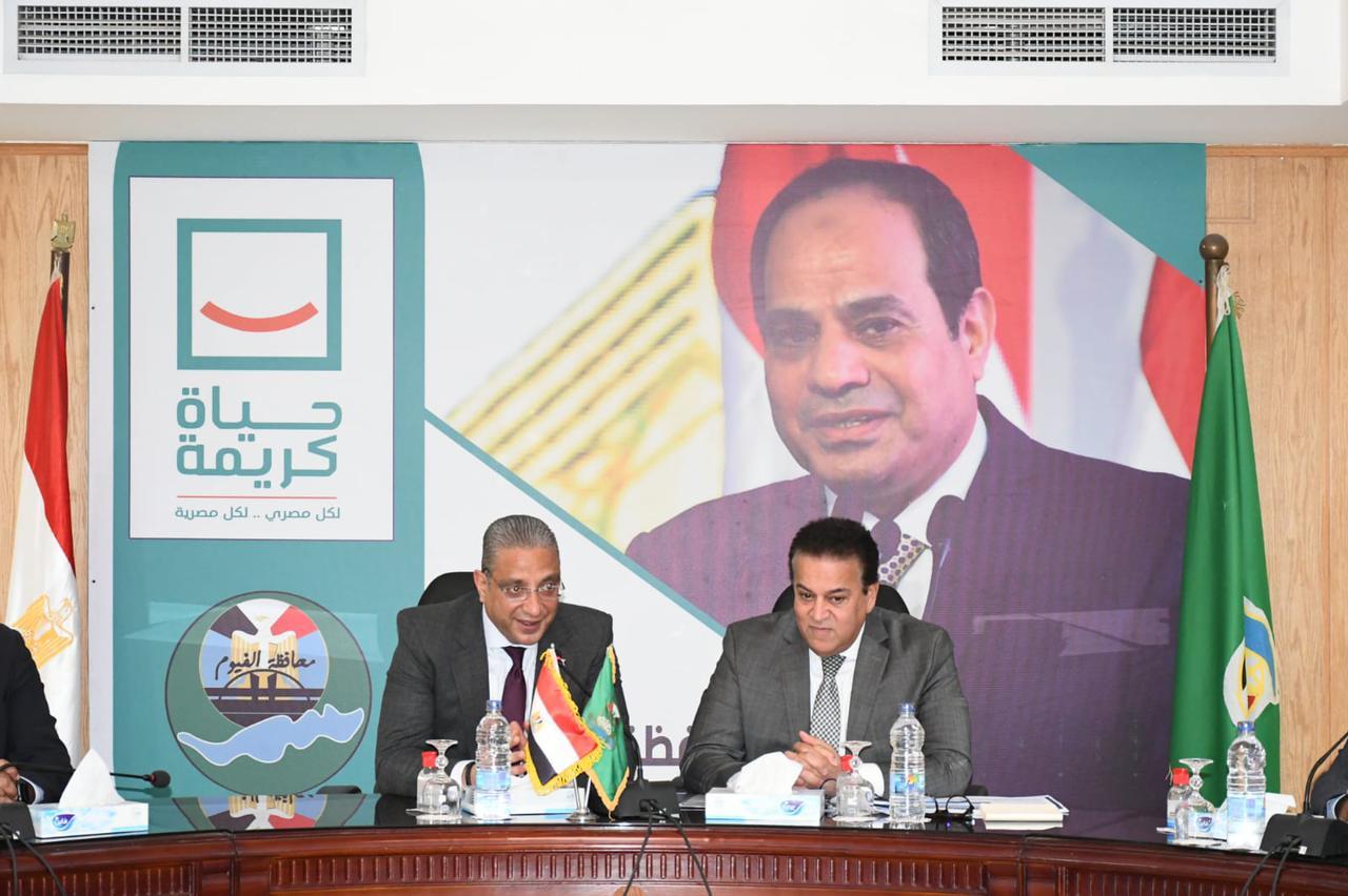 وزير الصحة ومحافظ الفيوم يجتمعان بأعضاء مجلسي النواب والشيوخ لمناقشة المطالب والاحتياجات بالقطاع