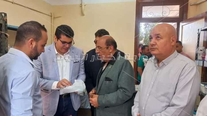 ضمن "حياة كريمة" .. وكيل وزارة الصحة بالشرقية يتفقد القافلة الطبية أنت الحياة بشهداء بحر البقر 2