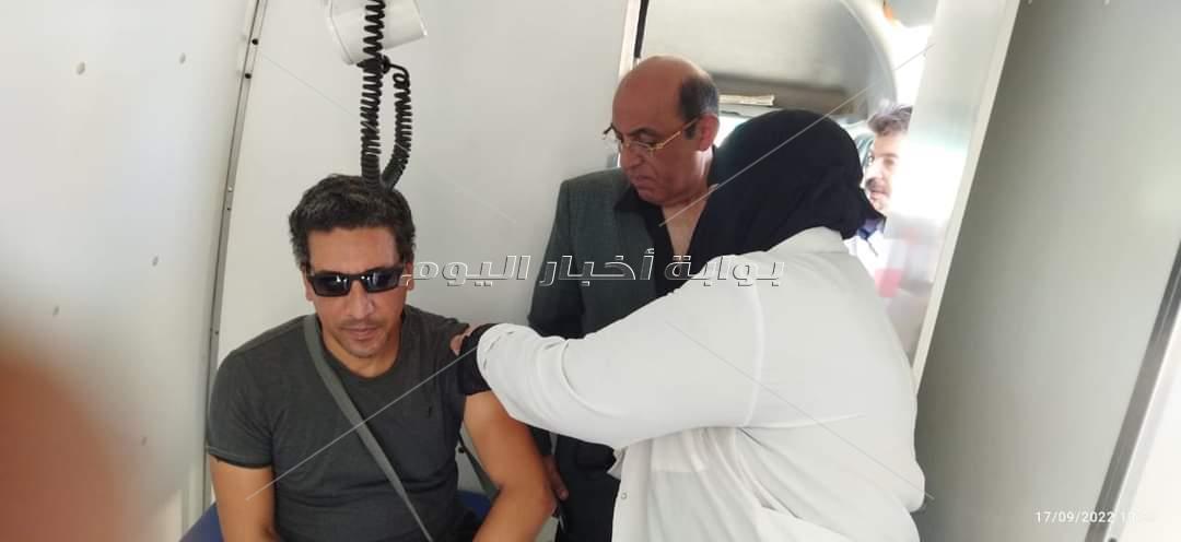 ضمن "حياة كريمة" .. وكيل وزارة الصحة بالشرقية يتفقد القافلة الطبية أنت الحياة بشهداء بحر البقر 2