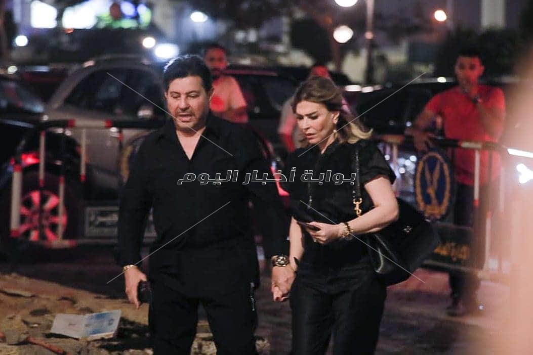 نجوم الفن والإعلام يواسون خالد زكي في وفاة زوجته بمسجد الشرطة 