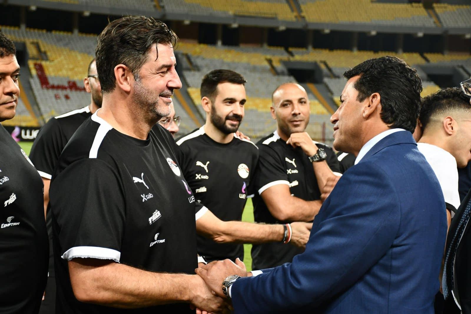 وزير الرياضة يلتقى لاعبى منتخب مصر 