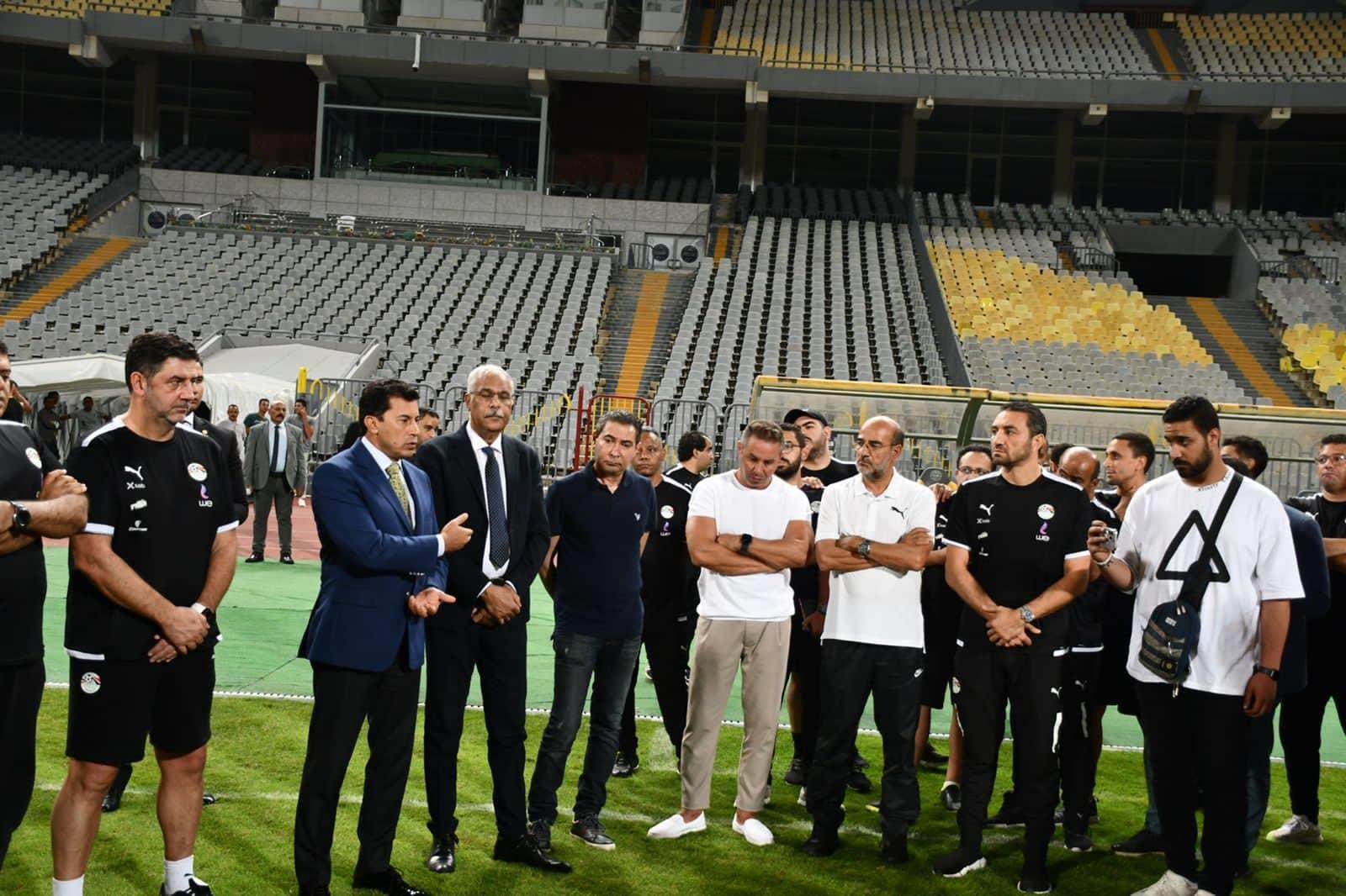 وزير الرياضة يلتقى لاعبى منتخب مصر 