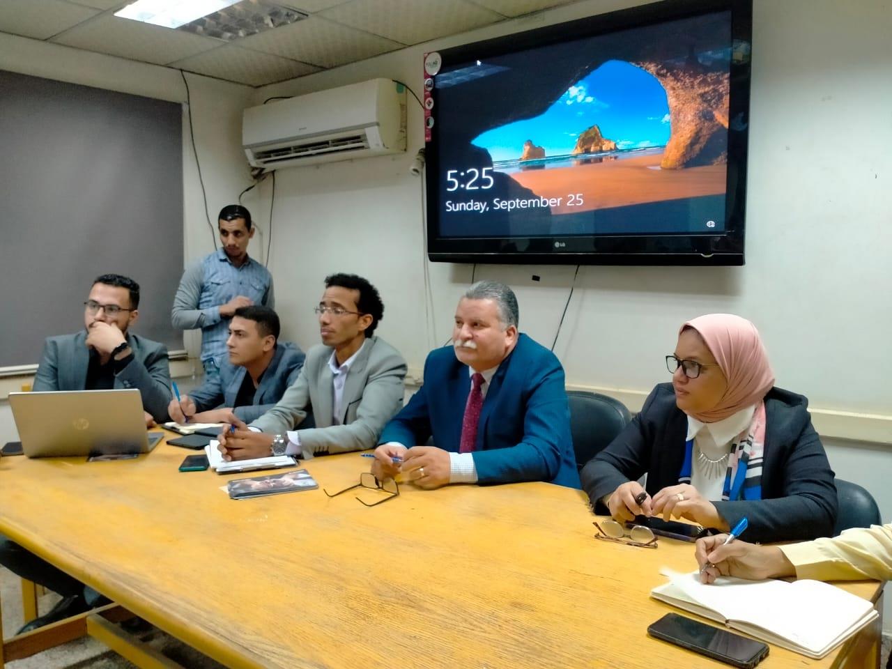 تطعيم  18 ألف مواطن  في اليوم الأول لحملة "طرق الأبواب " بمحافظة سوهاج